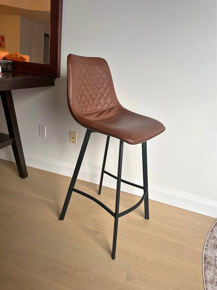 Set of 4 Structube counter stools (MALI)