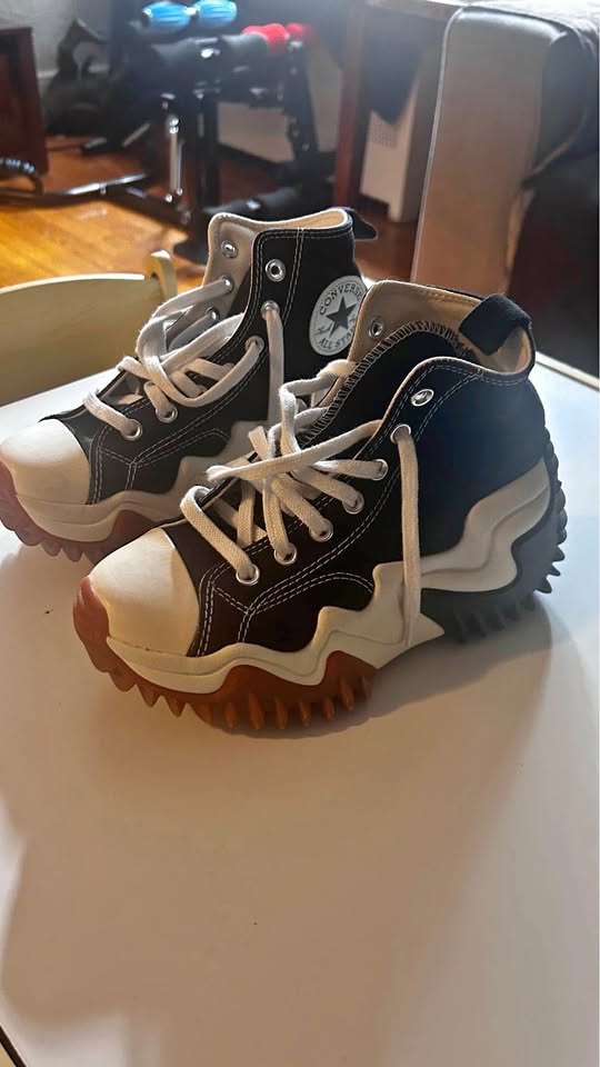 Converse Run Star Hike Platform High Top Men 5/Women 6.5