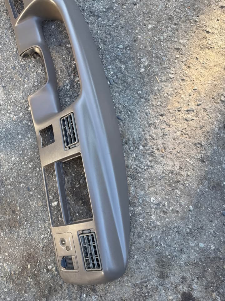 99-06 Ford f350 dash - photo 2