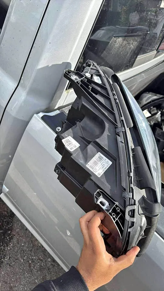 Mercedes b250 headlight thumbnail