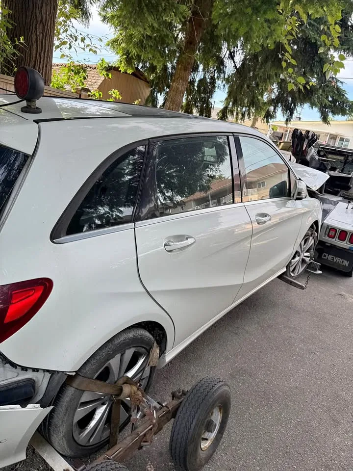 2016 Mercedes b250 thumbnail