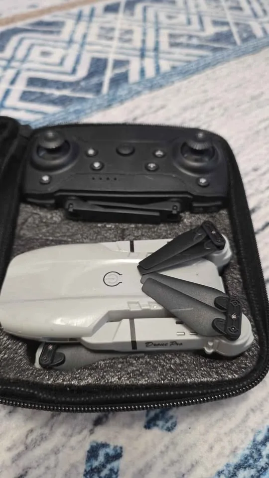 🚀 E99 Pro K3 Professional RC Drone (Grey/Black) image indicator(2)