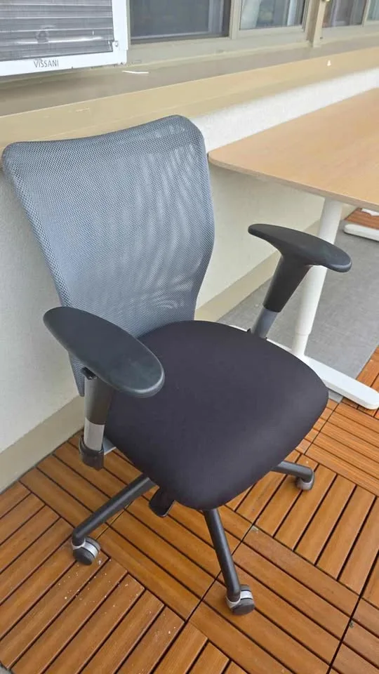 Ergonomic Mesh Office Chair – Adjustable & Comfortable 💺 thumbnail