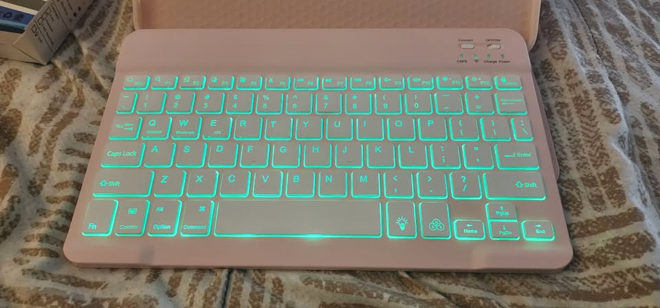 iPad 11th/10th Gen Case with Keyboard, Mouse Pink - photo 4