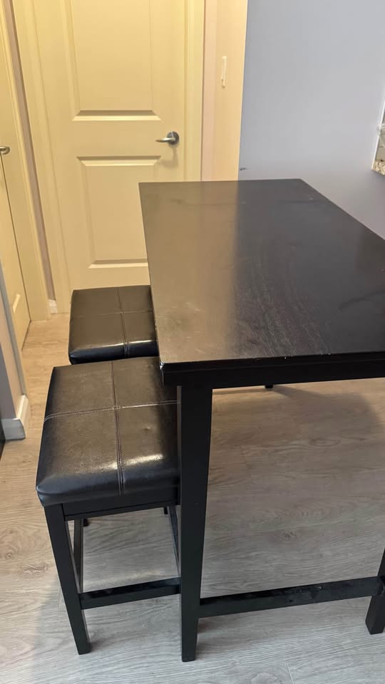Black wooden table with 2 chairs - photo 3