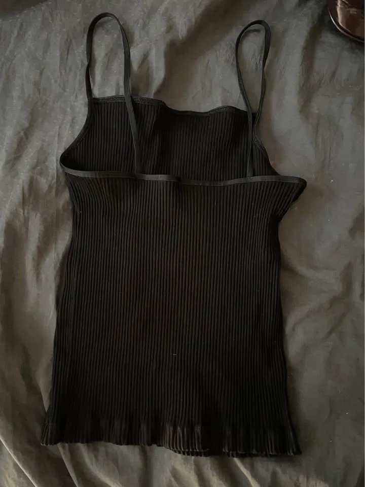 Tna & Wilfred Free Tanks image indicator(4)