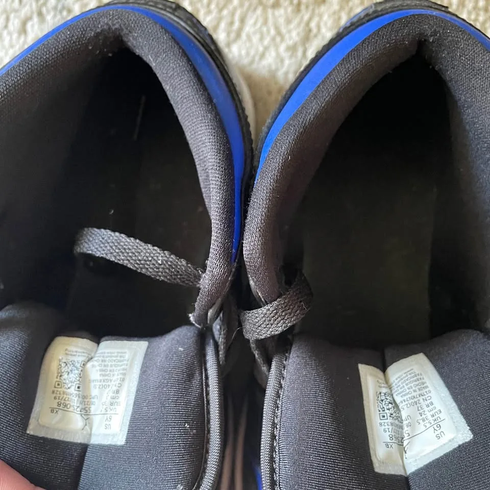 Air Jordan 1 Mid - Hyper Royal image indicator(3)