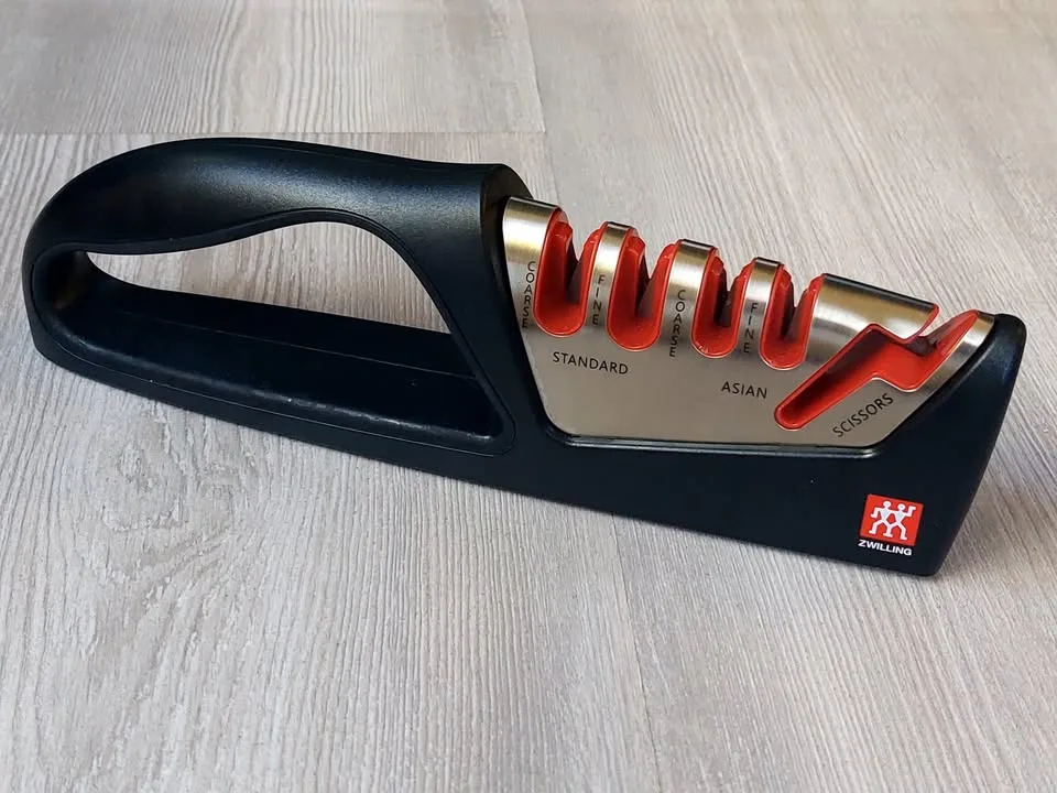 Zwilling Knife and Scissor Sharpener image indicator(2)