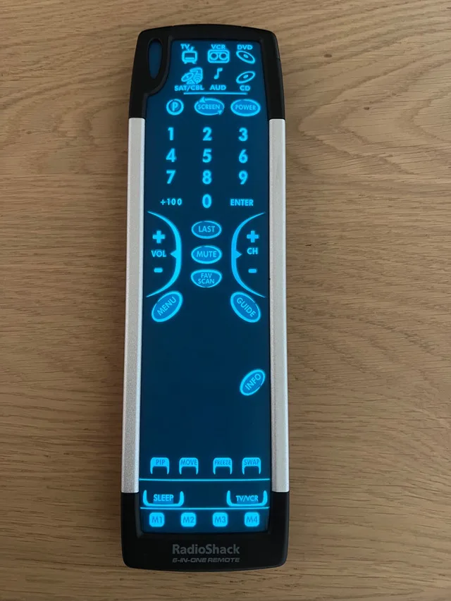 RadioShack 6 in 1 programmable remote image indicator(3)