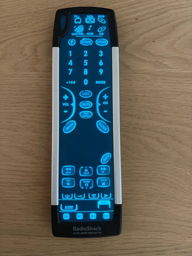 RadioShack 6 in 1 programmable remote image indicator(4)