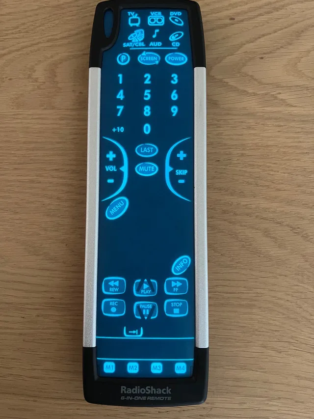 RadioShack 6 in 1 programmable remote image indicator(6)