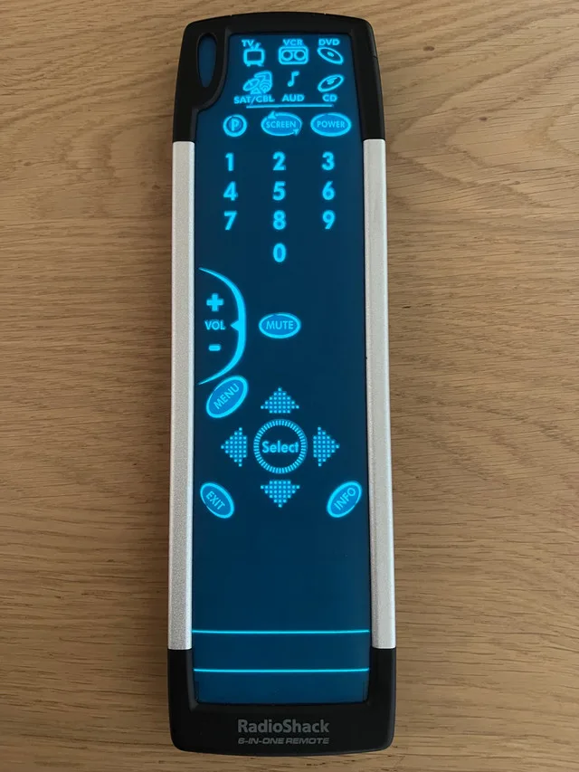 RadioShack 6 in 1 programmable remote image indicator(7)