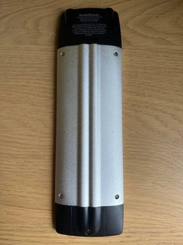 RadioShack 6 in 1 programmable remote image indicator(8)