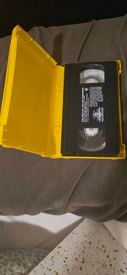 Videocassete Yellow Submarine -The beatles image indicator(2)