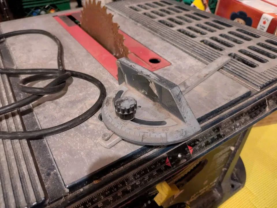 Master Craft 10" table saw image indicator(3)