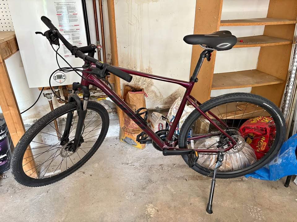 🚴‍♂️ Giant Roam Hybrid Bike – Excellent Condition