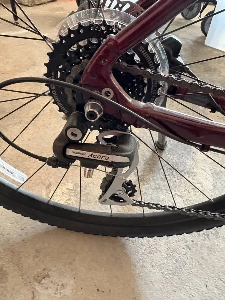 🚴‍♂️ Giant Roam Hybrid Bike – Excellent Condition image indicator(2)