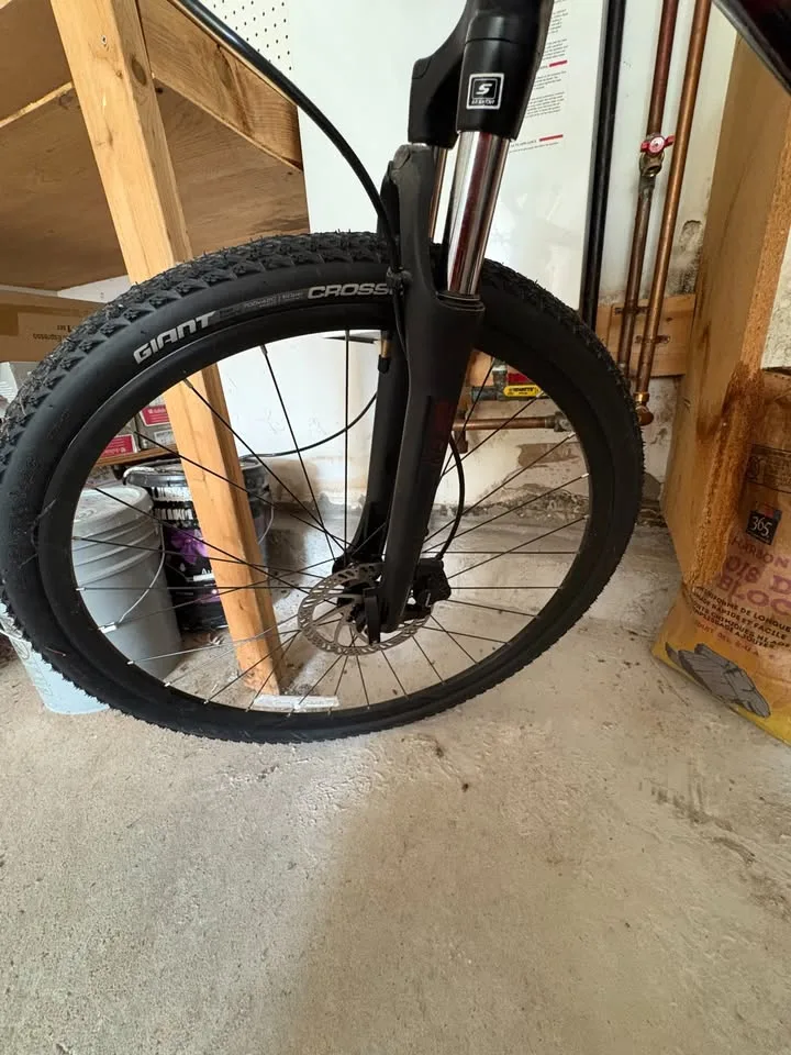 🚴‍♂️ Giant Roam Hybrid Bike – Excellent Condition image indicator(4)