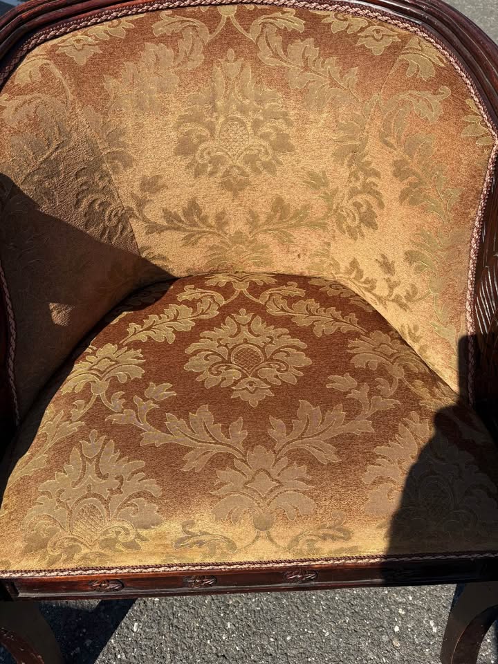 1940 Carved Wood Swan Barrel Chair - photo 2