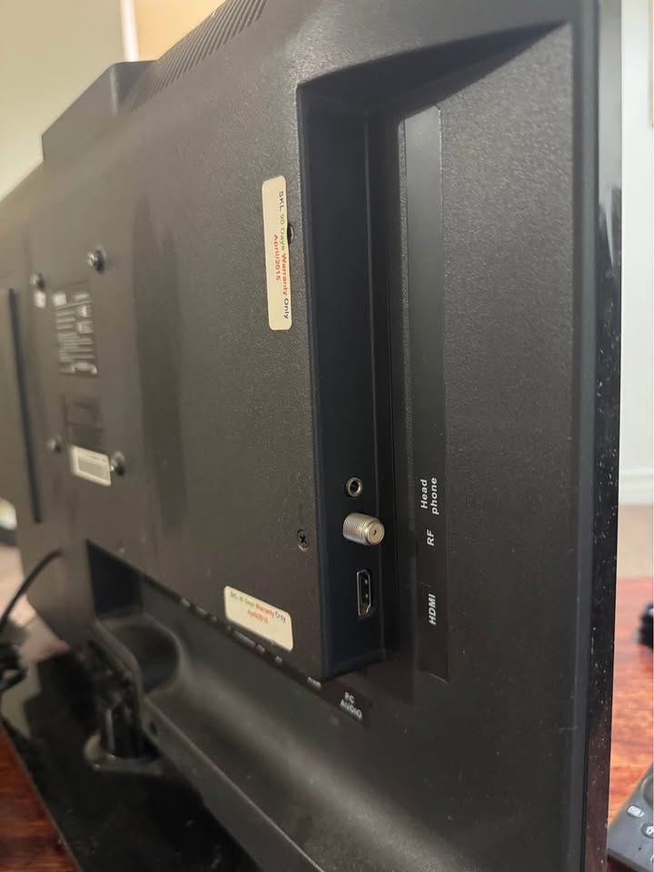 RCA monitor has cd player and also is a tv - photo 4