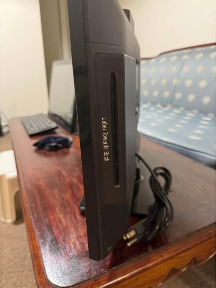 RCA monitor has cd player and also is a tv image indicator(6)