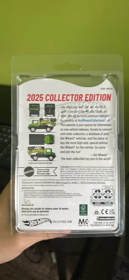 Hot wheels 2025 Collectors Edition Unimog - photo 3