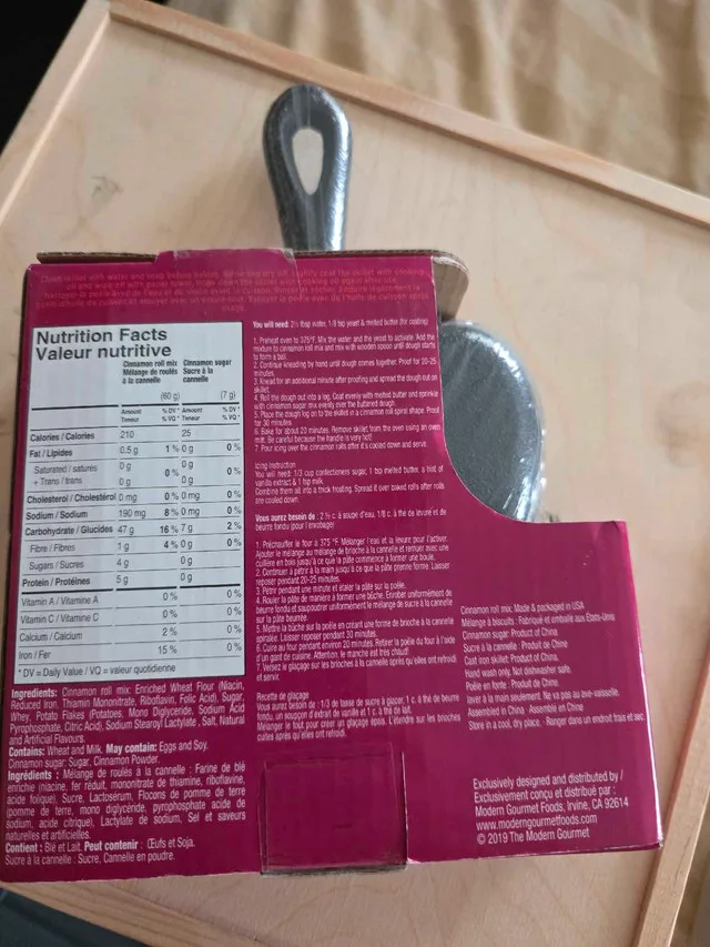 Cast iron heart shaped cinnamon roll pan image indicator(2)