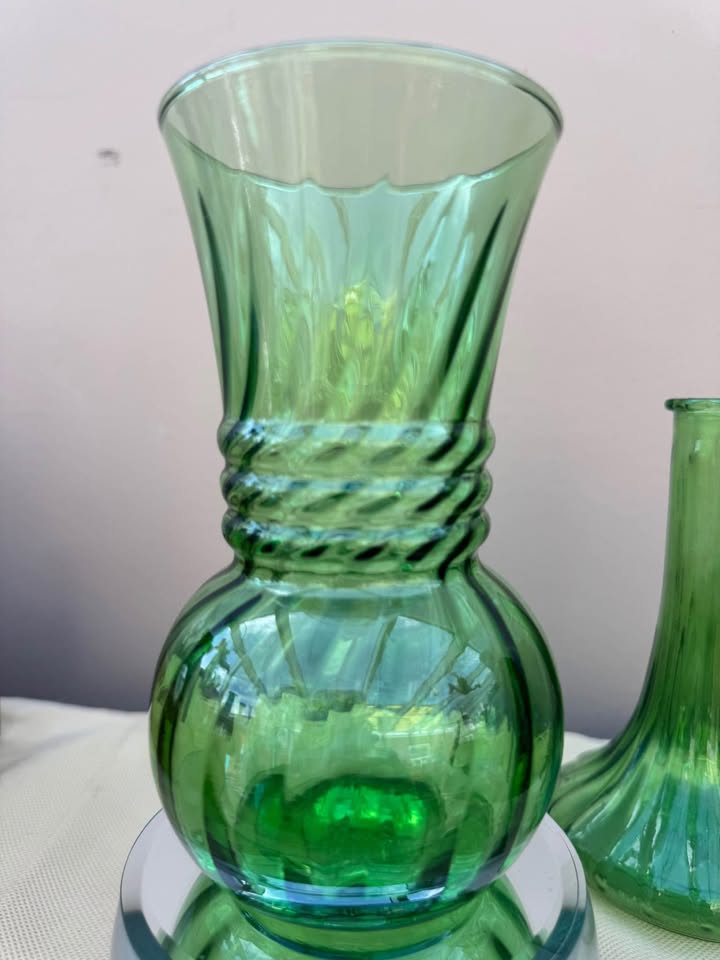 Small Green Glass Vases - photo 2