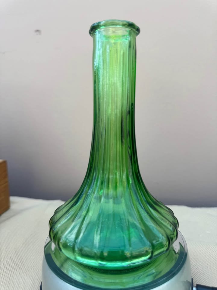 Small Green Glass Vases - photo 3