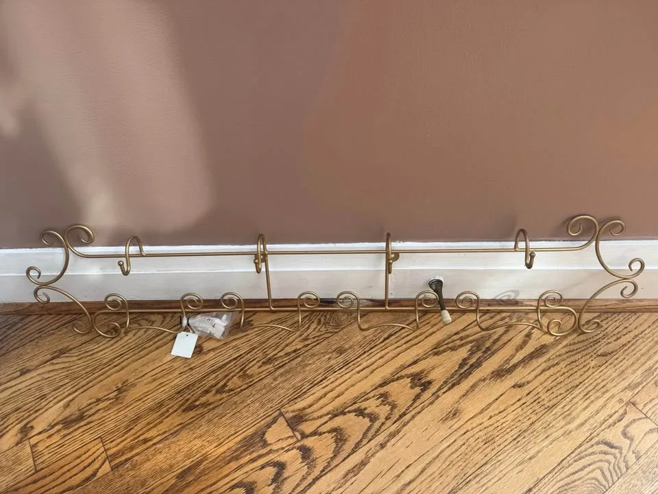 Beautiful Tea Cup Wrought Iron Wall Display image indicator(4)