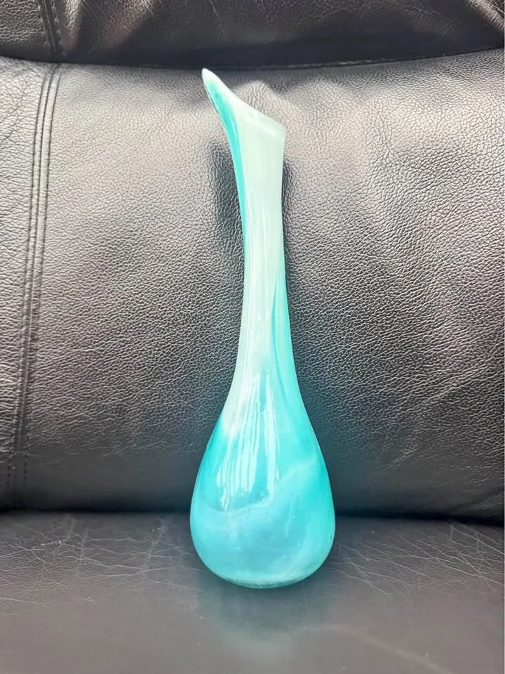 Beautiful Aqua Bud Vase thumbnail