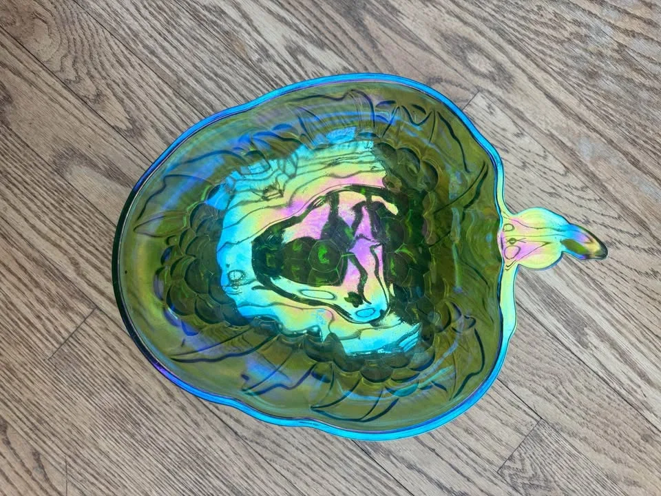 Stunning Green Carnival Glass Serving Bowl image indicator(2)