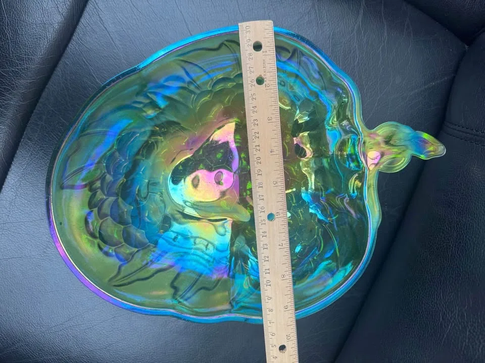 Stunning Green Carnival Glass Serving Bowl image indicator(4)