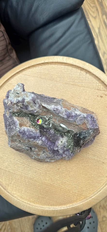 Beautiful Vintage Amethyst Art