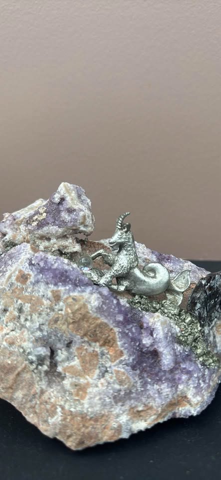 Beautiful Vintage Amethyst Art - photo 3