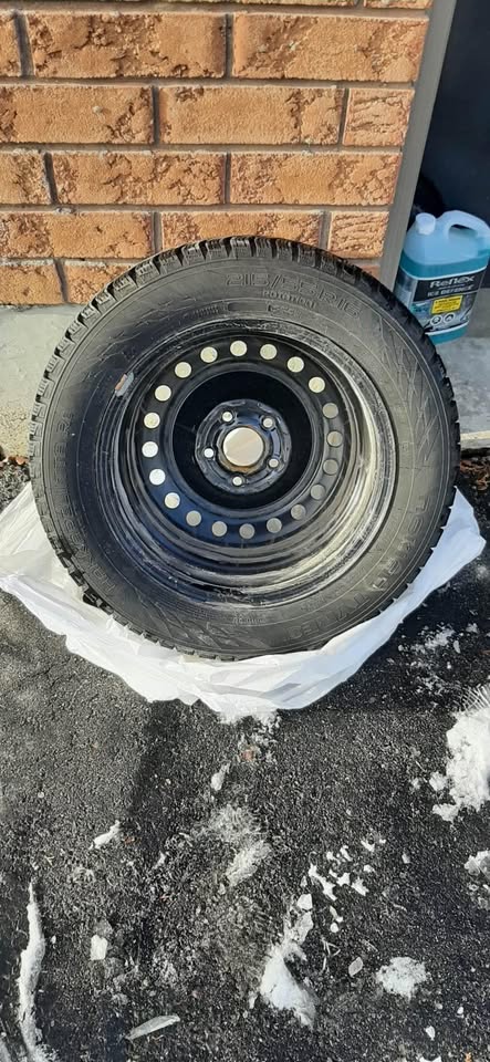 Hakkapeliitta Winter Tires with Rims 215/55/R16 - photo 3