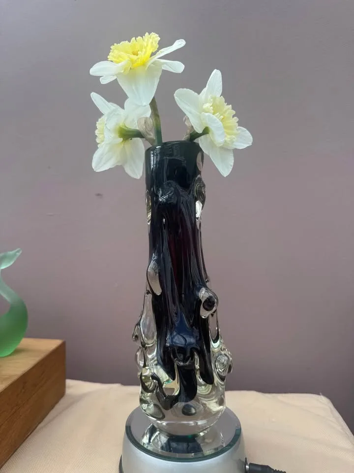Lovely Deep Purple Hand Blown Glass Vase image indicator(2)