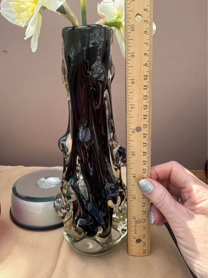 Lovely Deep Purple Hand Blown Glass Vase image indicator(3)