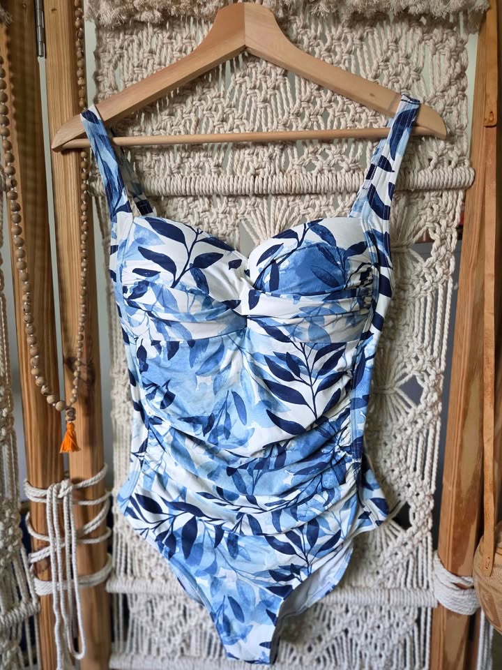 Ladies swim suits - photo 3