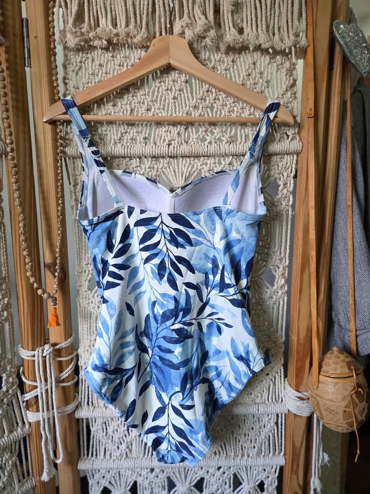 Ladies swim suits - photo 4