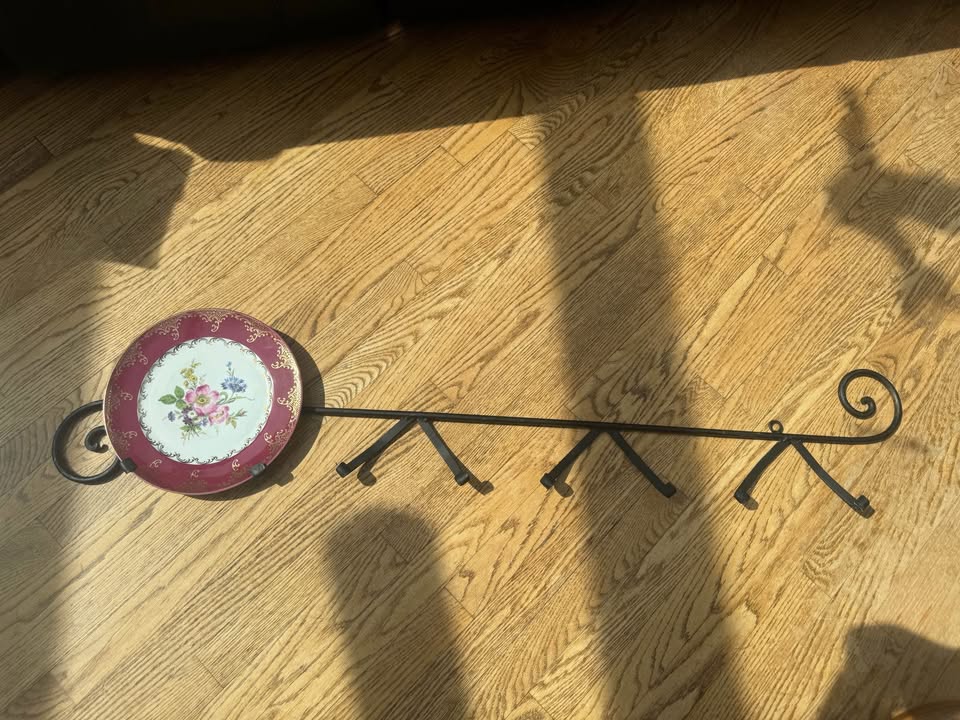 Hand Made Wrought Iron Plate Display - photo 3