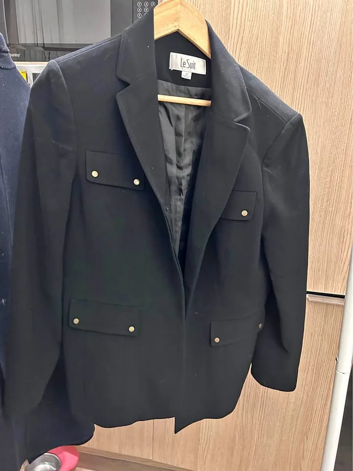 Le Suit Black Blazer - Size 12 thumbnail