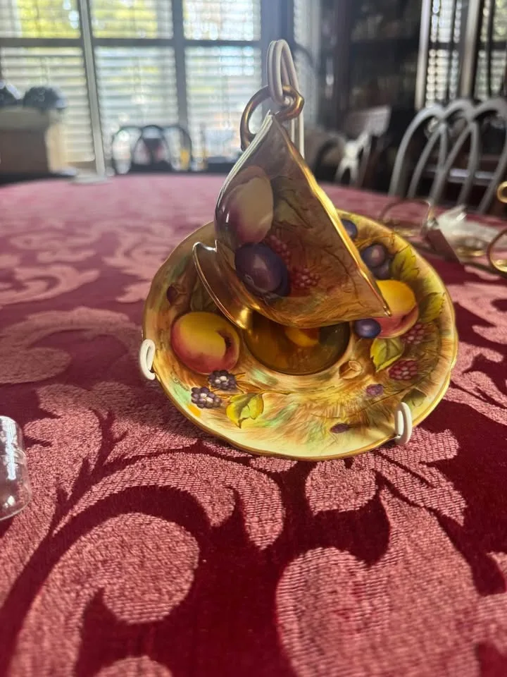 Gorgeous Aynsley Tea Cup image indicator(5)