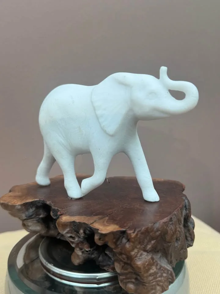 Fabulous Elephant Sculpture image indicator(2)