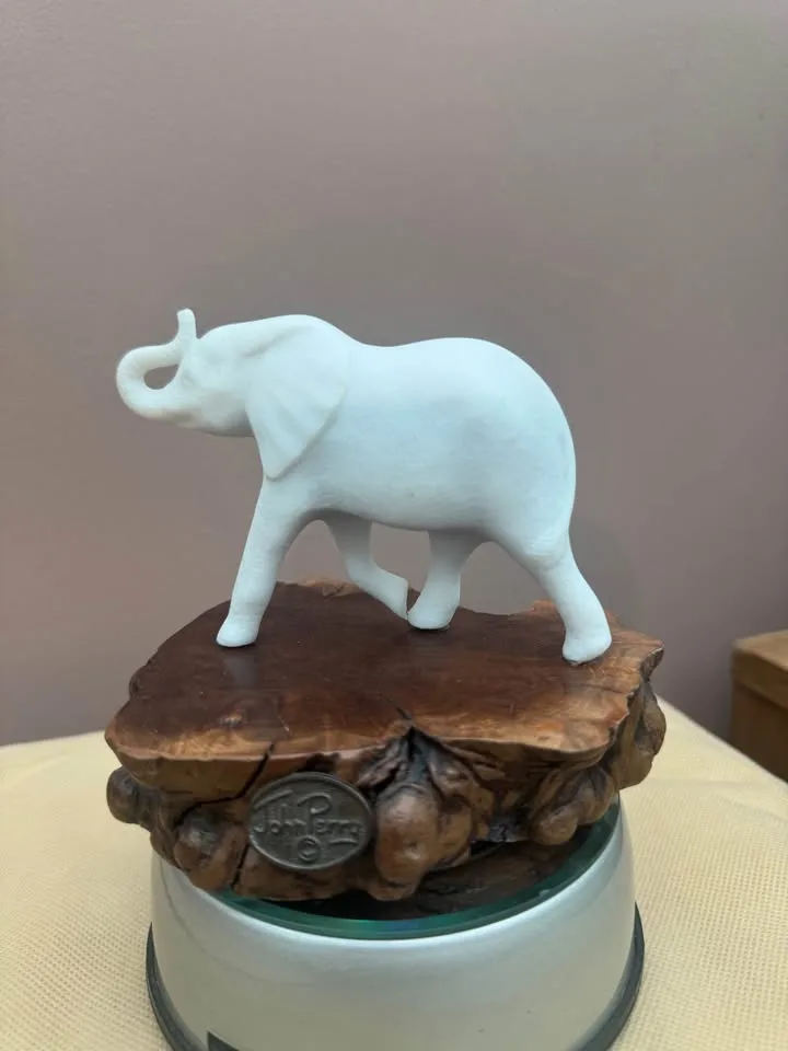 Fabulous Elephant Sculpture image indicator(7)