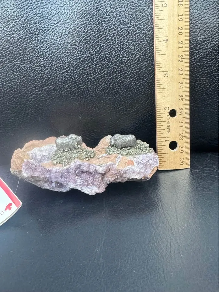 Canadian Vintage Amethyst Rock Art image indicator(6)