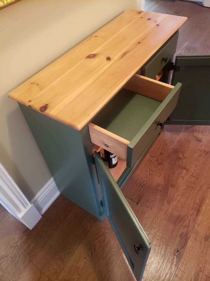 Rustic liquor cabinet - photo 4