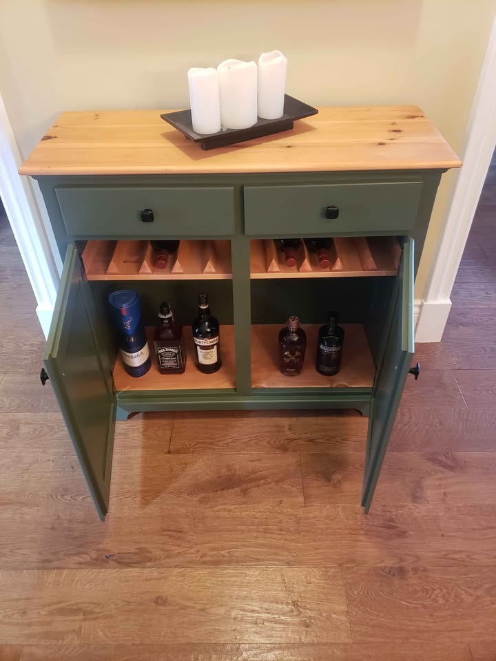 Rustic liquor cabinet - photo 5