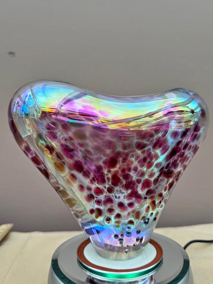 Exquisite Vintage Art Glass Vase