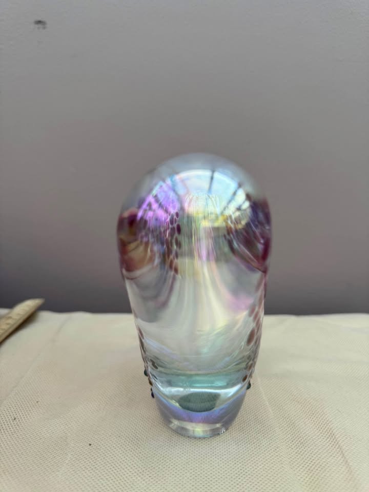 Exquisite Vintage Art Glass Vase - photo 3